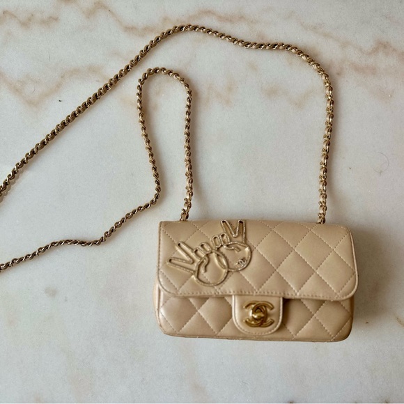 Light Gold Quilted Lambskin and Strass V for Victory Mini - Picture 2 of 6